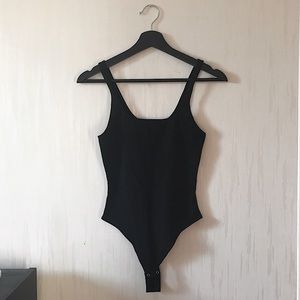 🌷3/$30🌷 GARAGE Black Essential Scoop Bodysuit